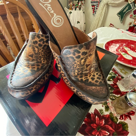 Wild Leopard MulesEUC - Picture 7 of 16